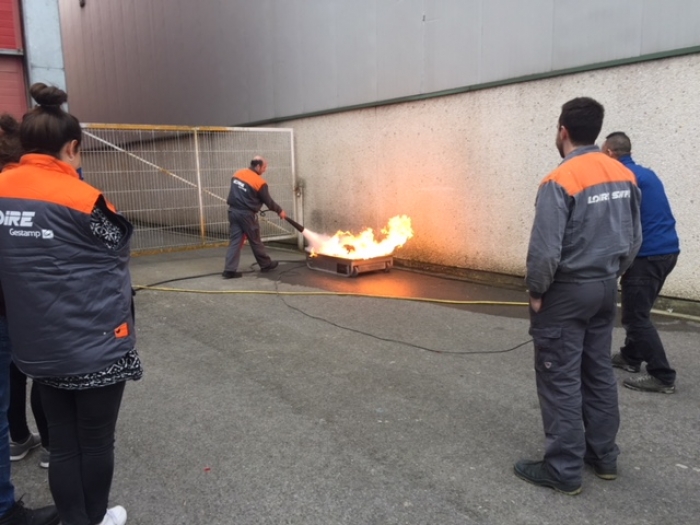 Curso de extinción de incendios en la empresa Loire Gestamp